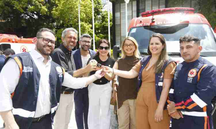 Ceará recebe 11 novas ambulâncias do Samu para reforçar atendimento em 10 municípios